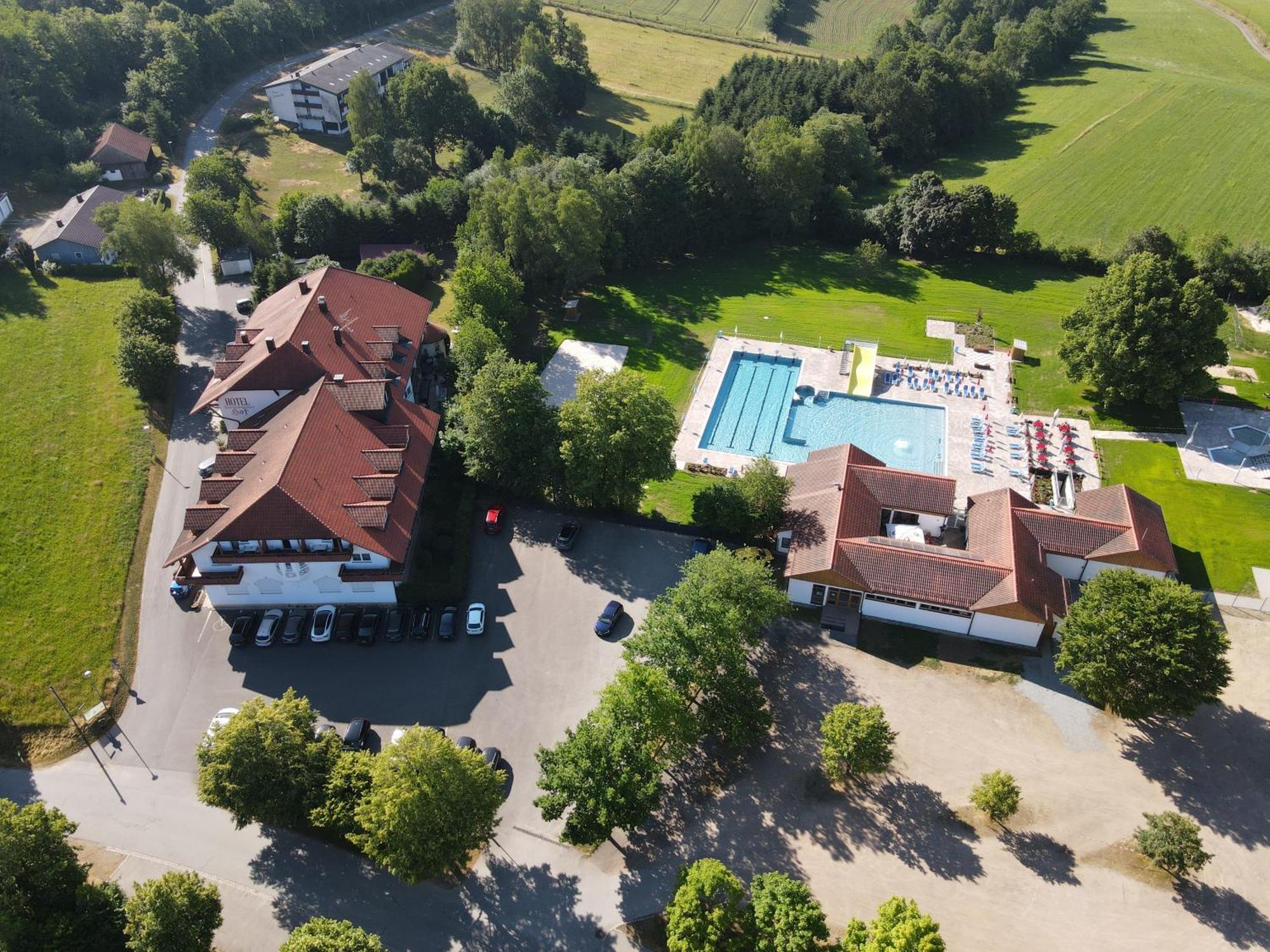 Sattelbogener Hof Hotel Traitsching Exterior photo