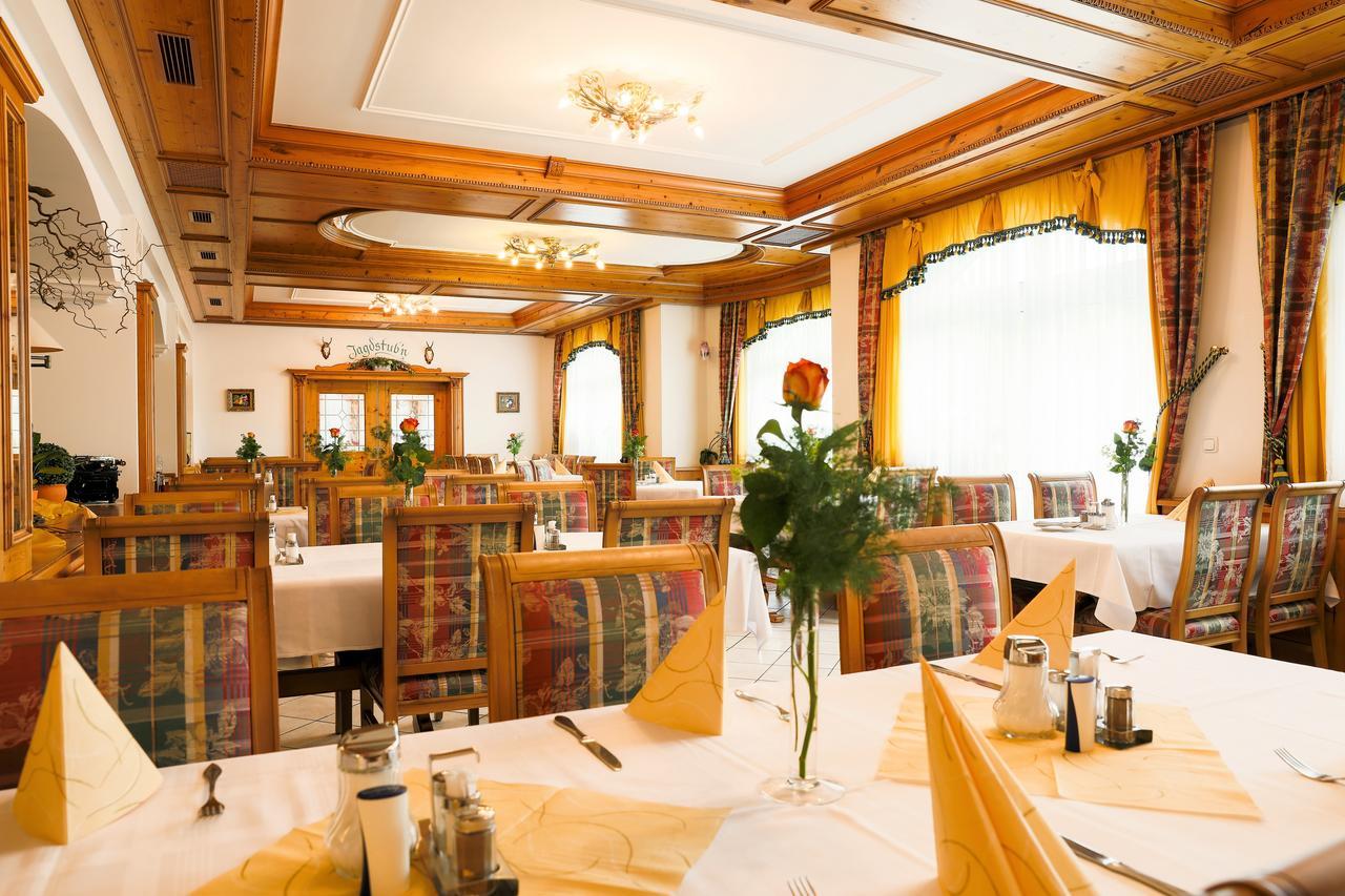Sattelbogener Hof Hotel Traitsching Exterior photo